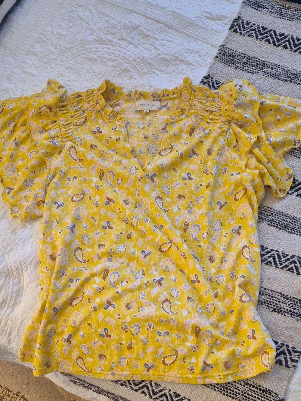 MELLODAY Yellow Floral Ruffle Sleeve Blouse
